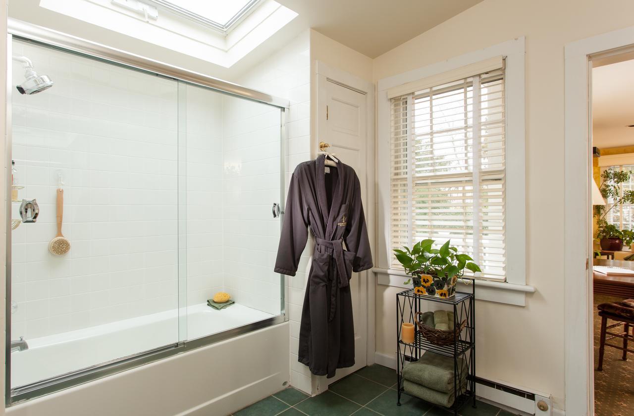 Bed and Breakfast A Butlers Manor Southampton Zewnętrze zdjęcie